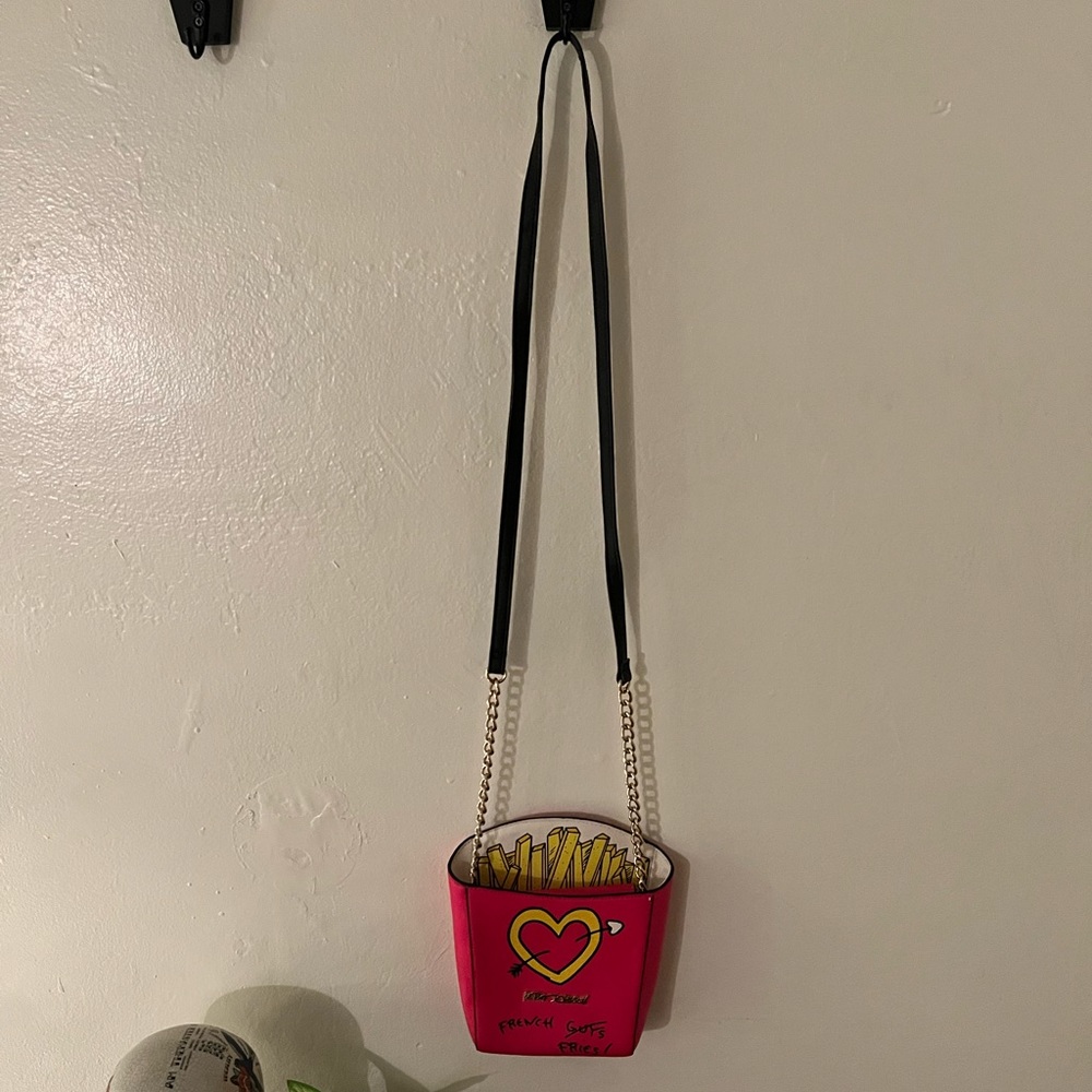 🚫SOLD🚫 Betsey Johnson Kitsch French Fries Crossbody Bag - Picture 3 of 5